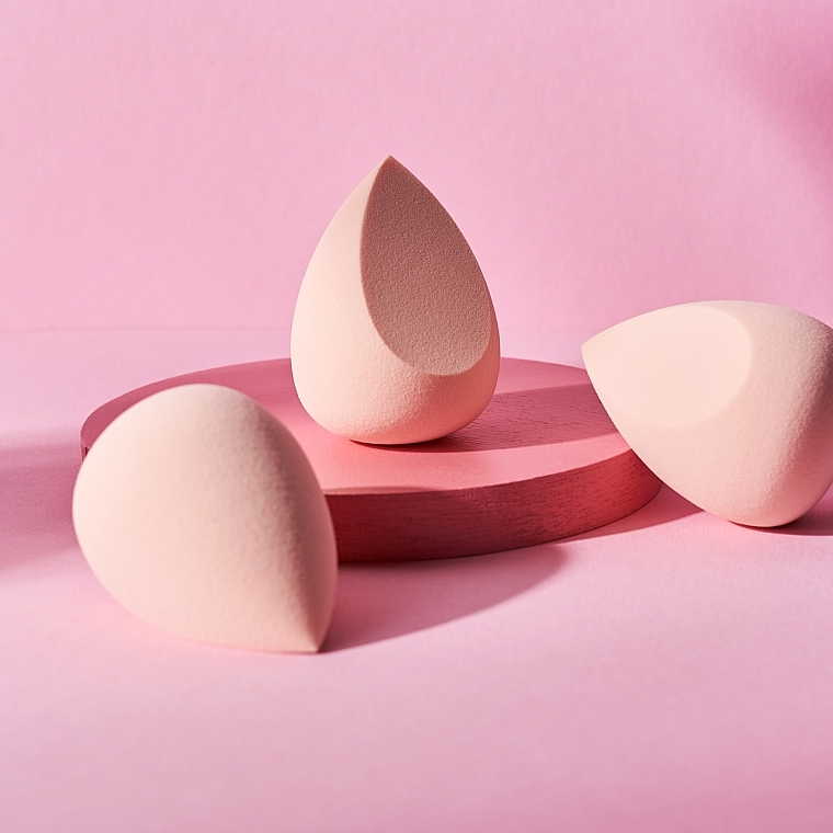 Makeup Sponge - Essence Makeup And Baking Sponge — photo N3