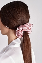 Natural Silk Hair Band, fluffy, pink - de Lure Scrunchie — photo N15