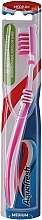 Medium Toothbrush, pink - Aquafresh In Between — photo N2