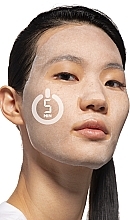 Anti-Fatigue Sheet Mask with High Concentration of Vitamin C - Garnier Skin Naturals — photo N7