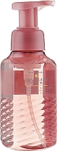 Fragrances, Perfumes, Cosmetics Cranberry Reach Hand Soap - Bath and Body Works Hand Soap