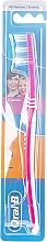 Medium Toothbrush 40, pink - Oral-B 1 2 3 Classic 40 Medium — photo N1