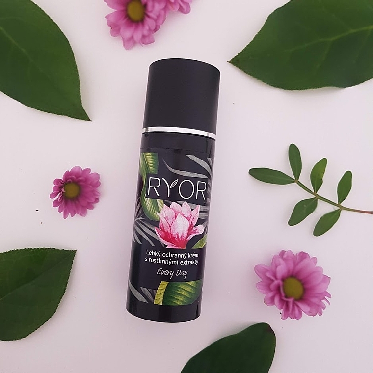 Light Protective Herbal Cream - Ryor Every Day — photo N23