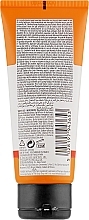 Microdermabrasion Vitamin C Face Scrub - The Body Shop Vitamin C Glow Boosting Microdermabrasion — photo N2