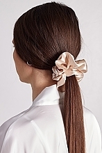 Natural Silk Hair Scrunchie, volume, light beige - de Lure Scrunchie — photo N4