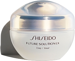 Fragrances, Perfumes, Cosmetics Full Repair Day Cream - Shiseido Future Solution LX Daytime Protective Cream SPF15