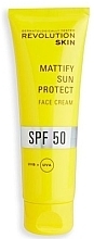 Fragrances, Perfumes, Cosmetics Mattifying Sunscreen - Revolution Skin SPF 50 Mattify Sun Protect Face Cream