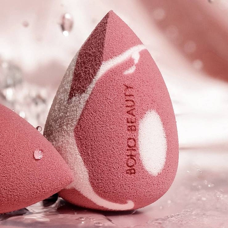 Makeup Sponge, medium, slanted, pink-berry - Boho Beauty Bohoblender Pinky Berry Medium Cut — photo N24