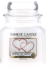 Candle in Glass Jar - Yankee Candle Snow In Love — photo N3