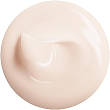 Global Rejuvenating Cream SPF 30 - Shiseido Vital Perfection Uplifting and Firming Day Cream SPF 30 — photo N2