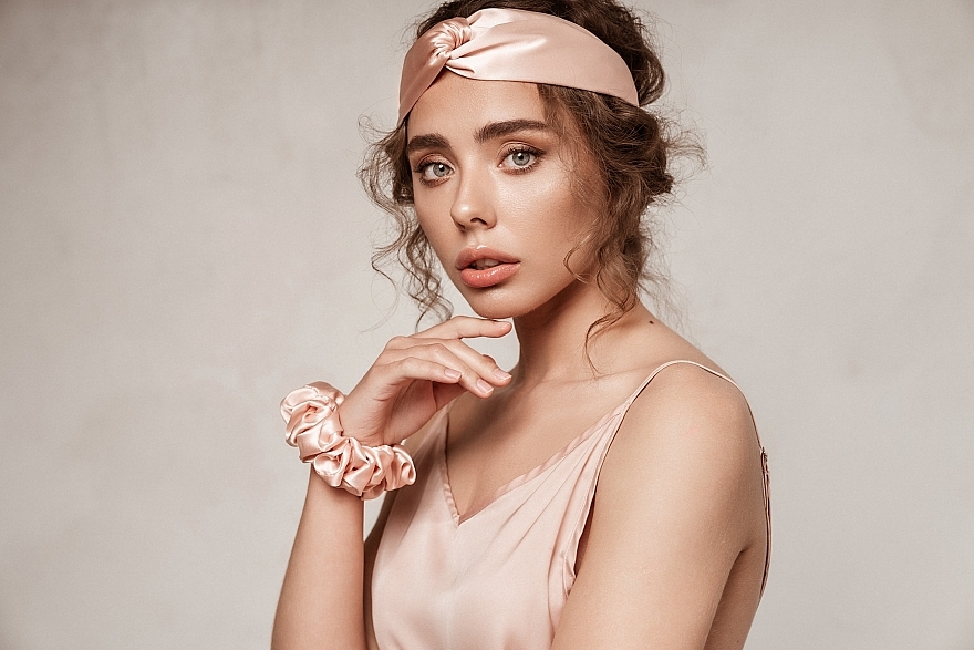 Largy Natural Silk Scrunchie, powder - MAKEUP — photo N7