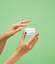 Face Cream - Nivea Essentials Super Moisturizing Day Cream 24h — photo N6