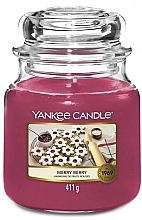 Fragrances, Perfumes, Cosmetics Scented Candle in Jar - Yankee Candle Merry Berry