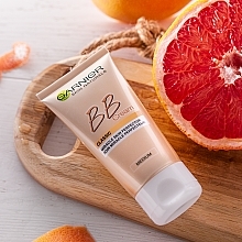 Moisturizing BB-Cream 5in1 "Secret of Perfection" - Garnier Skin Naturals Classic Miracle Skin Perfector — photo N5