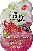 Bath Salt - Treaclemoon Sweet Berry Kisses Soft Bubbling Bath Salts — photo N1