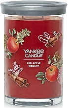 Fragrances, Perfumes, Cosmetics Scented Candle in Glass 'Red Apple Wreath', 2 wicks - Yankee Candle Singnature