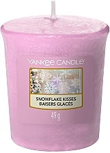 Fragrances, Perfumes, Cosmetics Votive Candle - Yankee Candle Snowflake Kisses Votive Candle