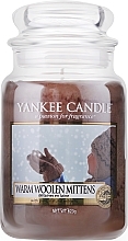 Fragrances, Perfumes, Cosmetics Candle in Glass Jar - Yankee Candle Warm Woolen Mittens