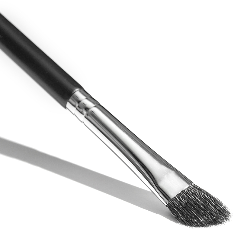 Powder & Eyeshadow Brush - Anna Naumenko Angled Eyeshadow Brush — photo N2