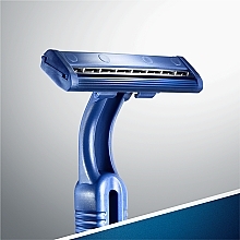 Disposable Shaving Razor Set, 5 pcs - Gillette Blue II Chromium — photo N2