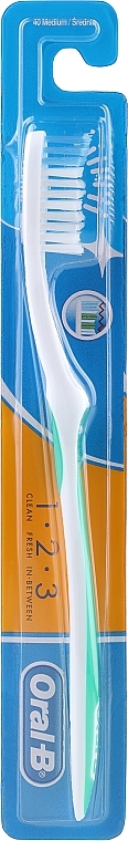 Medium Toothbrush 40, light green - Oral-B 1 2 3 Delicate White 40 Medium — photo N1