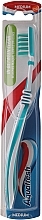 Medium Toothbrush, blue - Aquafresh In-Beetwen Clean Medium — photo N2