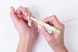 Repairing Nail & Cuticle Serum - SHAKYLAB Magic Nail Serum — photo N3