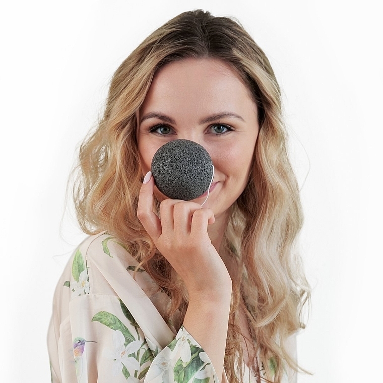 こんにゃく炭入りスポンジ - Two Cosmetics Konjac Sponge with Black Charcoal	 — photo N2