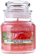 Candle in Glass Jar - Yankee Candle Sun-Drenched Apricot Rose — photo N1