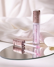 Glossy Lip Oil - Catrice Power Full 5 Glossy Lip Oil — photo N10