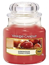 Fragrances, Perfumes, Cosmetics Scented Candle in Jar - Yankee Candle Ciderhouse