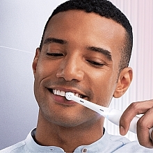 Electric Toothbrush Heads, white - Oral-B Braun iO Gentle Care — photo N4