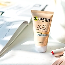 Moisturizing BB-Cream 5in1 "Secret of Perfection" - Garnier Skin Naturals Classic Miracle Skin Perfector — photo N4