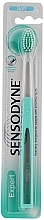 Fragrances, Perfumes, Cosmetics Soft Toothbrush, turquoise - Sensodyne Expert