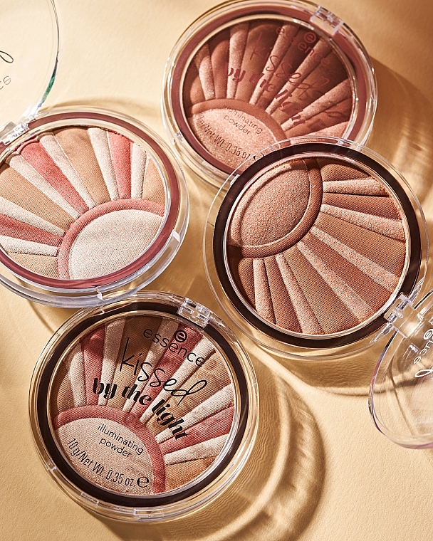 Powder Blush & Highlighter - Essence Kissed By The Light Illuminating Powder — photo N26