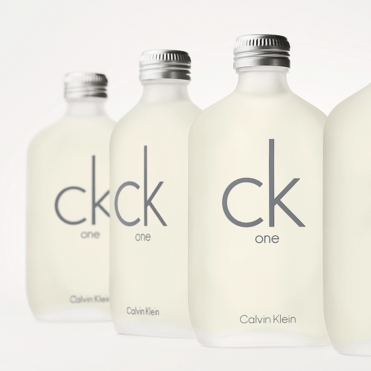 Calvin Klein CK One - Set (edt/100ml + sh/g/100ml) — photo N4