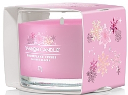 Fragrances, Perfumes, Cosmetics Scented Candle in Glass - Yankee Candle Snowflake Kisses