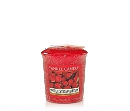 Fragrances, Perfumes, Cosmetics Scented Candle - Yankee Candle Sweet Strawberry