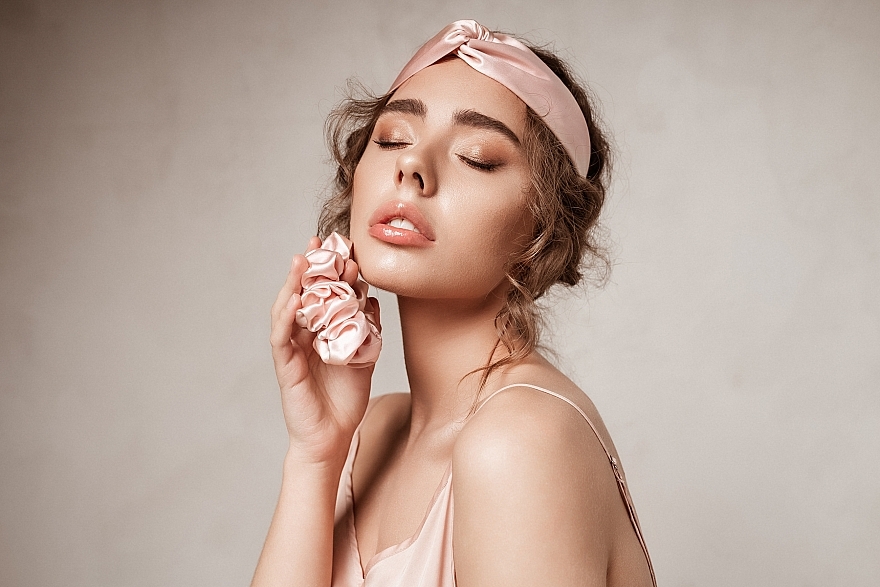 Largy Natural Silk Scrunchie, powder - MAKEUP — photo N2