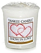 Fragrances, Perfumes, Cosmetics Scented Candle "Heart in the Snow" - Yankee Candle Scented Votive Snow in Love