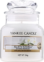 Fragrances, Perfumes, Cosmetics Scented Candle  - Yankee Candle Fluffy Towels
