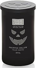 Fragrances, Perfumes, Cosmetics Scented Candle in Glass - Yankee Candle Haunted Hollow