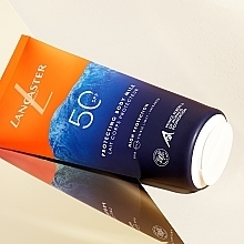 Sun protection body lotion - Lancaster Protecting Body Milk SPF50 — photo N2