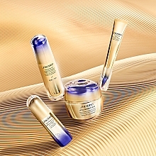 Concentrated Cream for Mature Skin - Shiseido Vital Perfection Concentrated Supreme Cream — photo N12