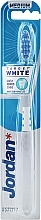 Medium Toothbrush, white with scales - Jordan Target White — photo N1