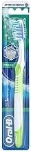 Fragrances, Perfumes, Cosmetics Medium Toothbrush "Freshness" 40, light green - Oral-B 3d White