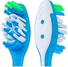 Medium Toothbrush 'Max White', blue - Colgate Max White Medium With Polishing Star — photo N4