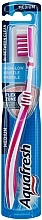 Medium Toothbrush, pink - Aquafresh In Between — photo N1