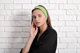 Headband, light green "Be Beauty" - MAKEUP — photo N2