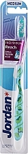 7112 Medium Toothbrush, with protective cap, white with green leaves - Jordan Individual Reach Toothbrush — photo N1